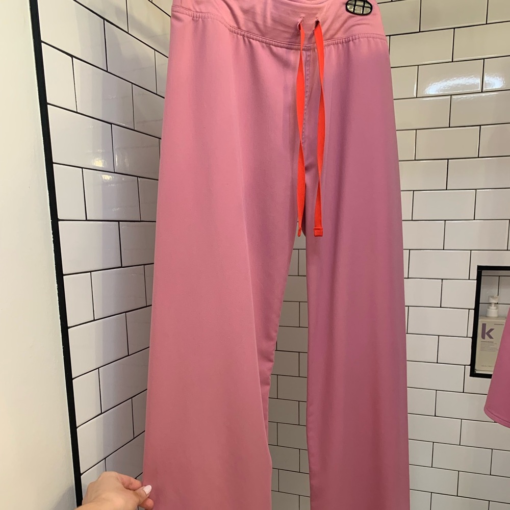 Livingston small tall scrub pants - chalk pink color